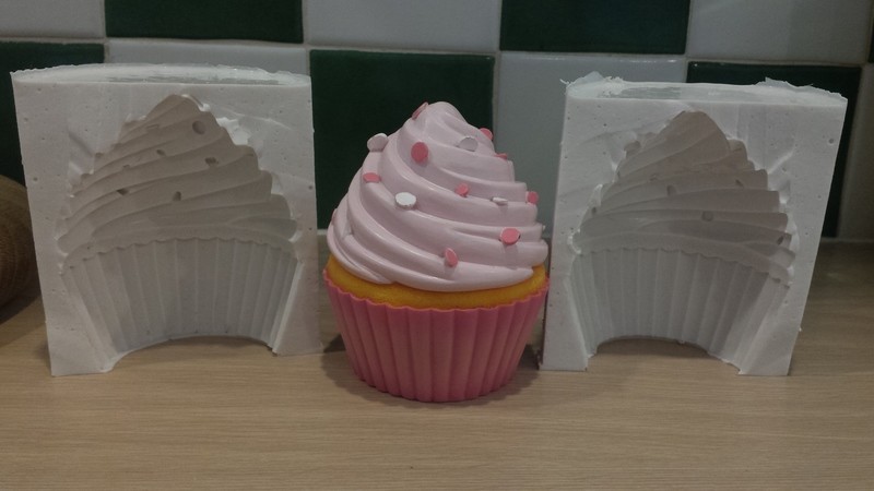 EMLEMS 3D CUPCAKE SILICONE MOULD