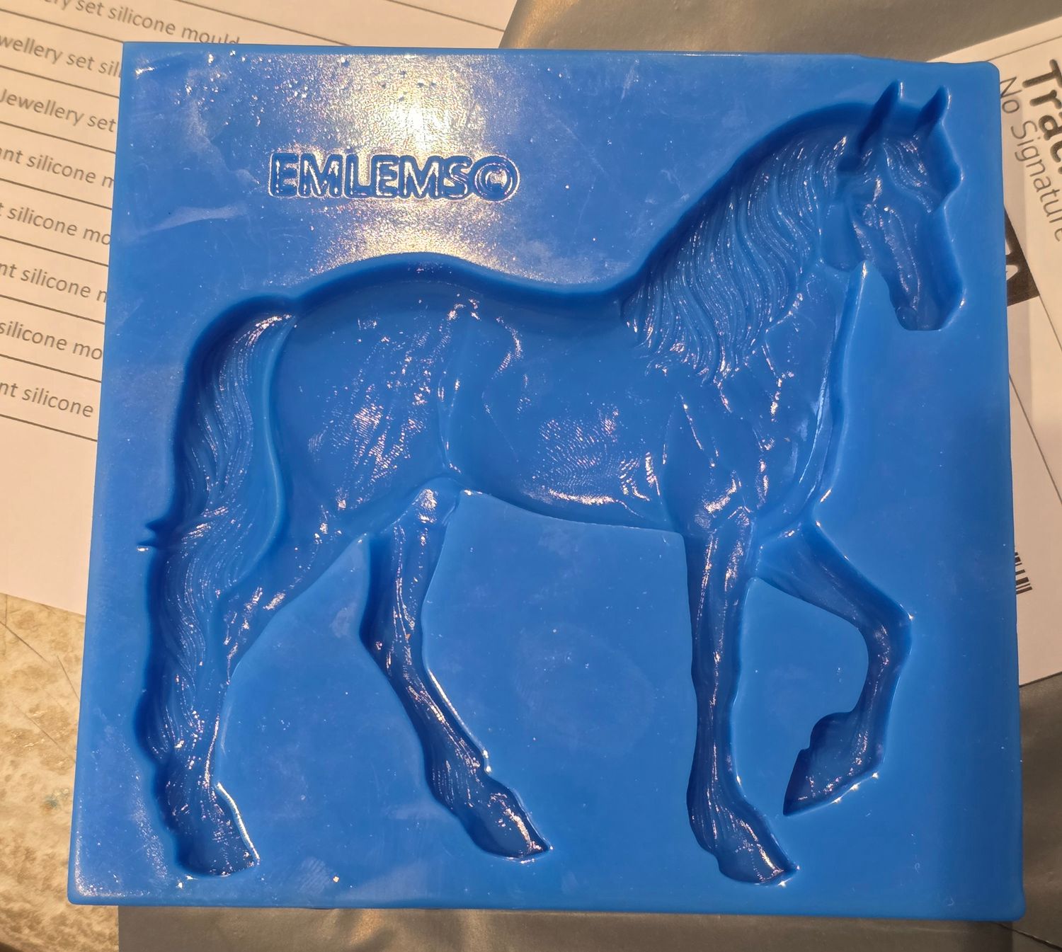 EMLEMS BRAND NEW &amp; EXCLUSIVE 12cm HORSE SILICONE MOULD FROM OUR FARM COLLECTION