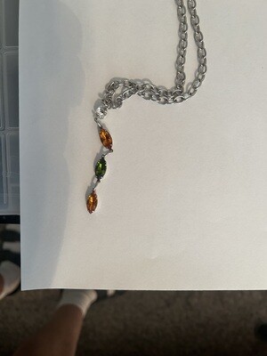 Three stone necklace in topaz and olivine