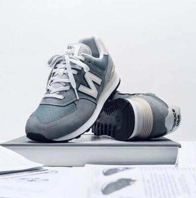 The New Balance 574v2 sneakers