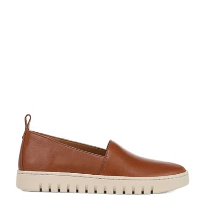 Vionic Women&#39;s Journey Uptown A Line Loafer Tan
