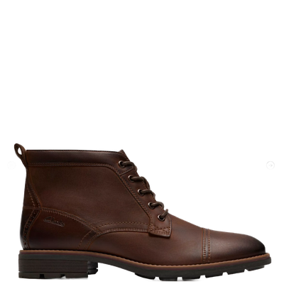 Clarks Men&#39;s Emmet Zip Boot Brown Distressed
