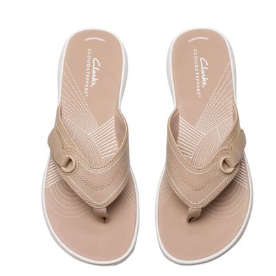 Clarks Women's Breeze Reyna Sandal Sand