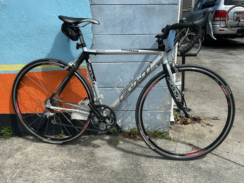 Used Fuji Roubaix 52cm