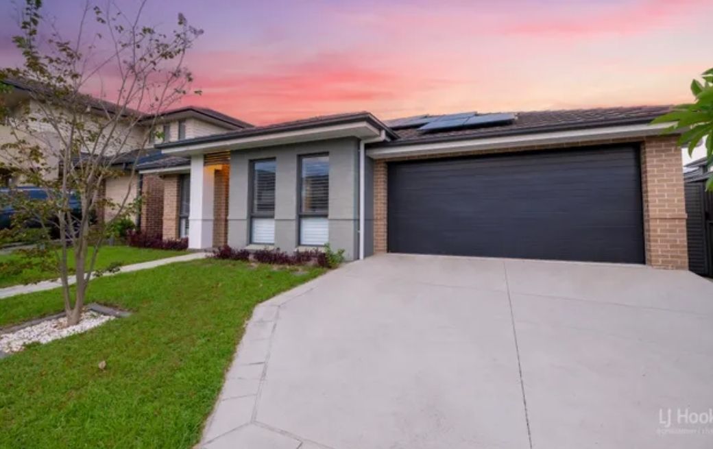 10 Gulson Terrace, Moorebank, NSW 2170