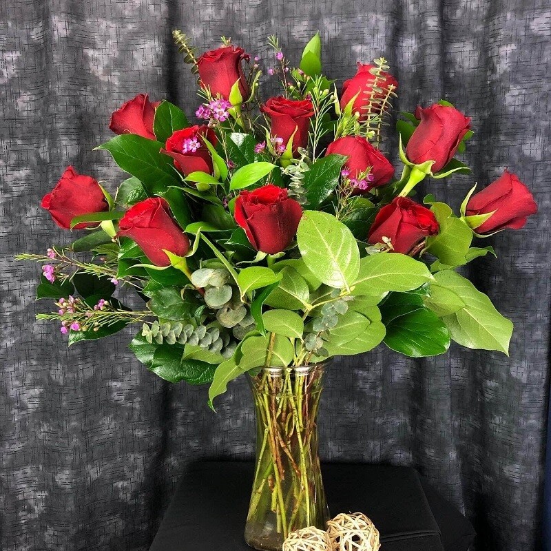 The Modern Dozen Roses in Maryland