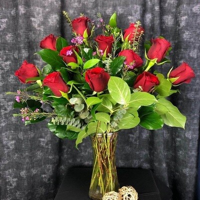 The Modern Dozen Roses in Maryland