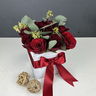 Rustic Box Roses
