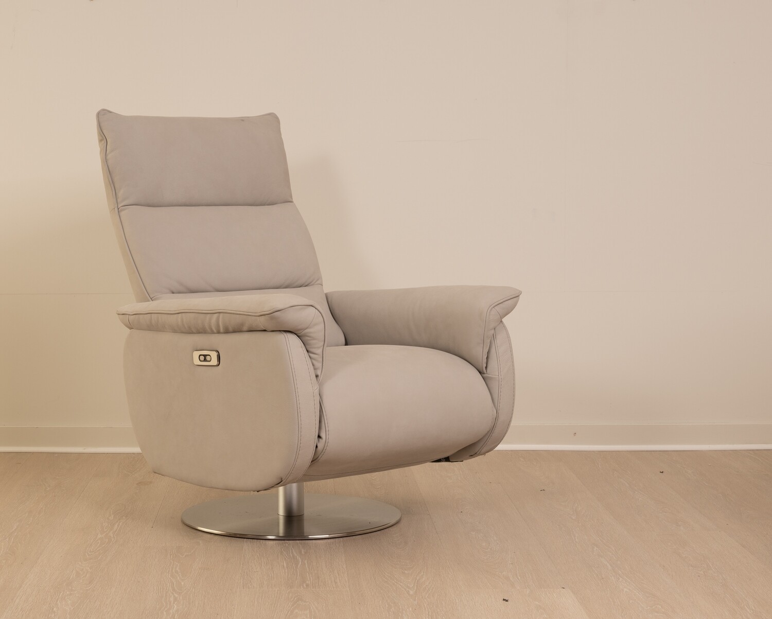 Contemporary Gio Recliner in stone Grey -Italian Leather