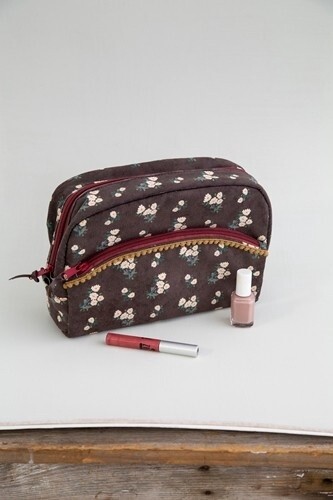 Cosmetic bag - cocoa daisies