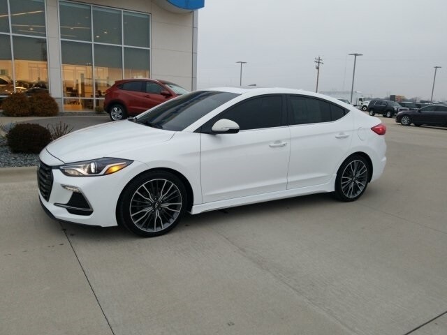 Hyundai Elantra 2023
