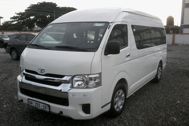 Toyota Mini Van 2022