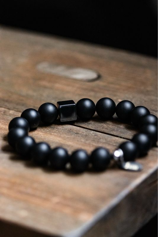 Naturstein Edelstein Armband ‚Dunkler Krieger‘ inkl. Geschenkverpackung