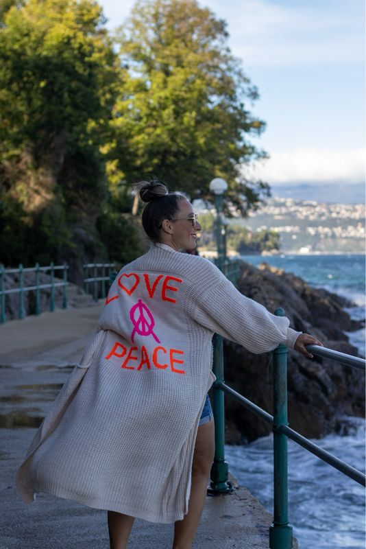 Strickjacke - Love & Peace - Beige