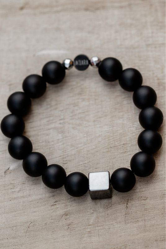 Armband „Dunkler Krieger“ – Stärke in ihrer rohesten Form