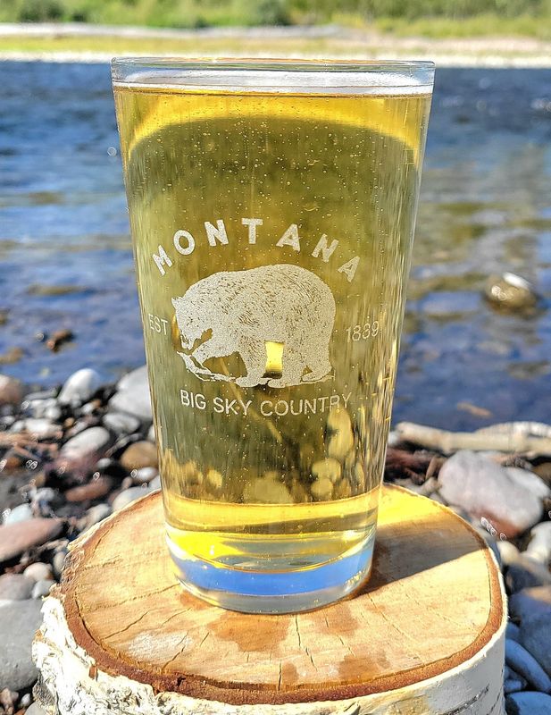 1889 Bear Pint Glass