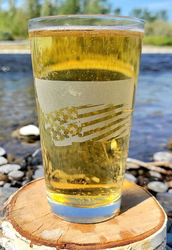 MT Flag Pint Glass