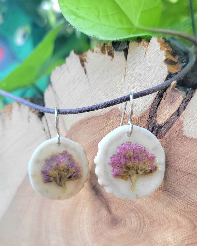 Pussy Toes Antler Wire Earrings