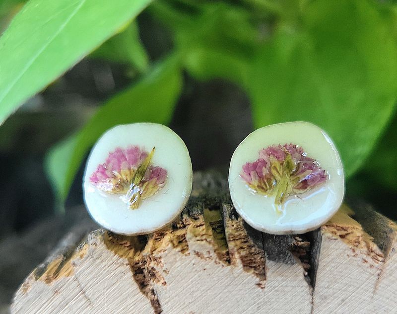 Pussytoes AntlerPost Earrings