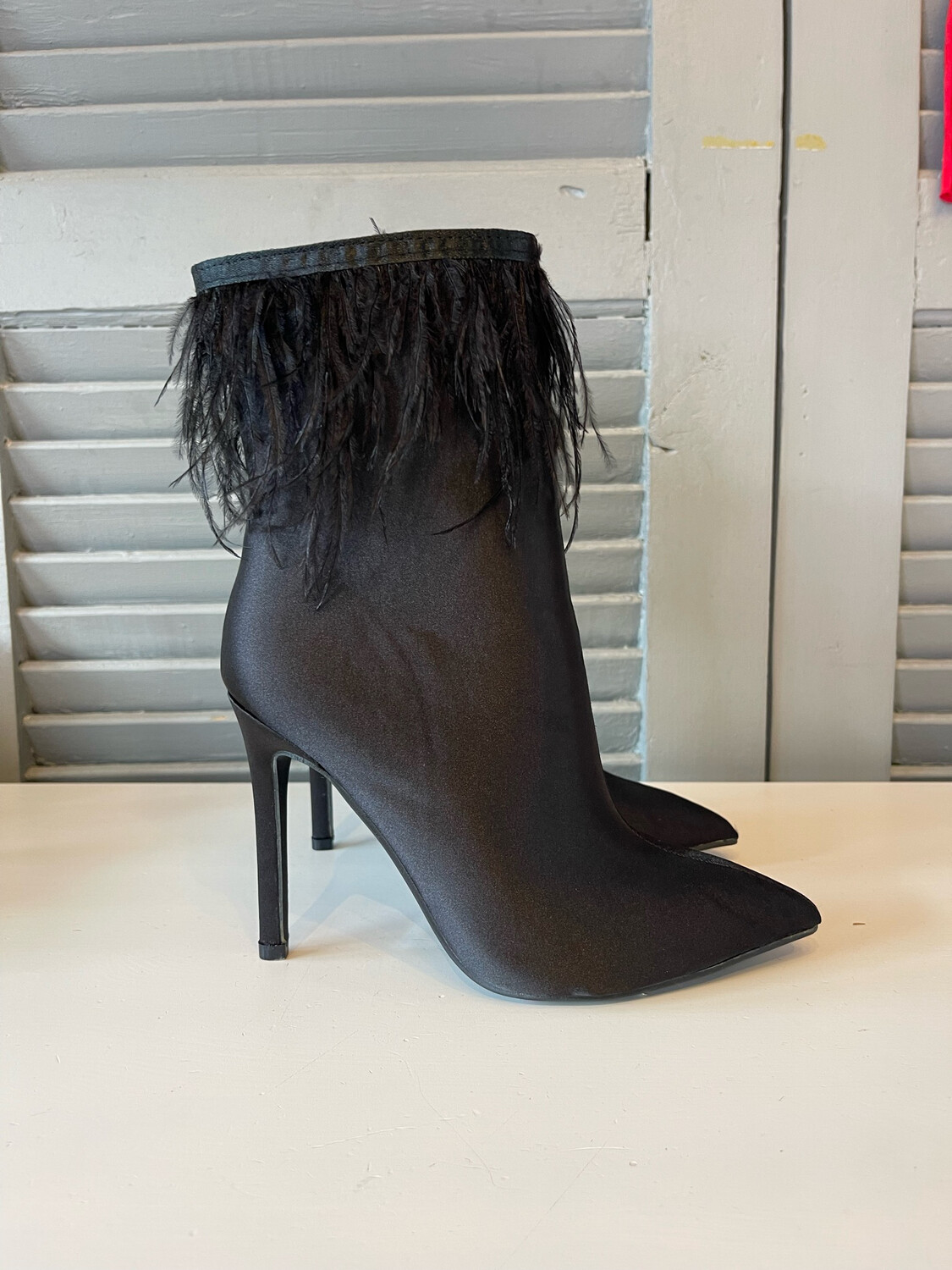 FEATHER SATIN BOOTIES