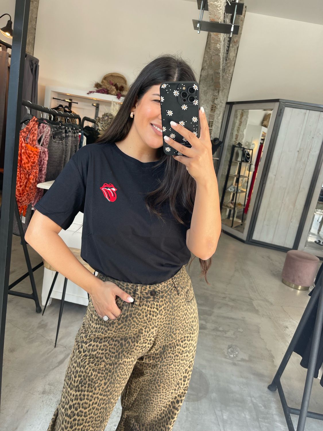 GRAPHIC T-SHIRT