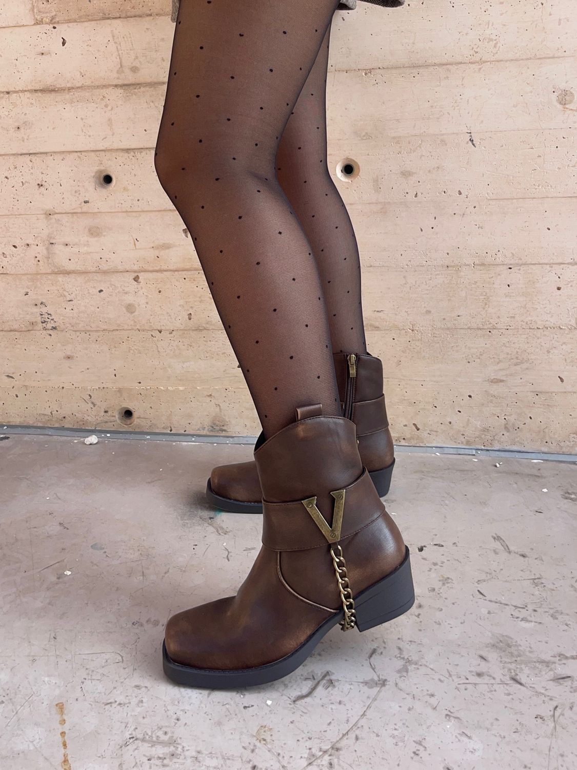 COUNTRY ANKLE BOOTIES