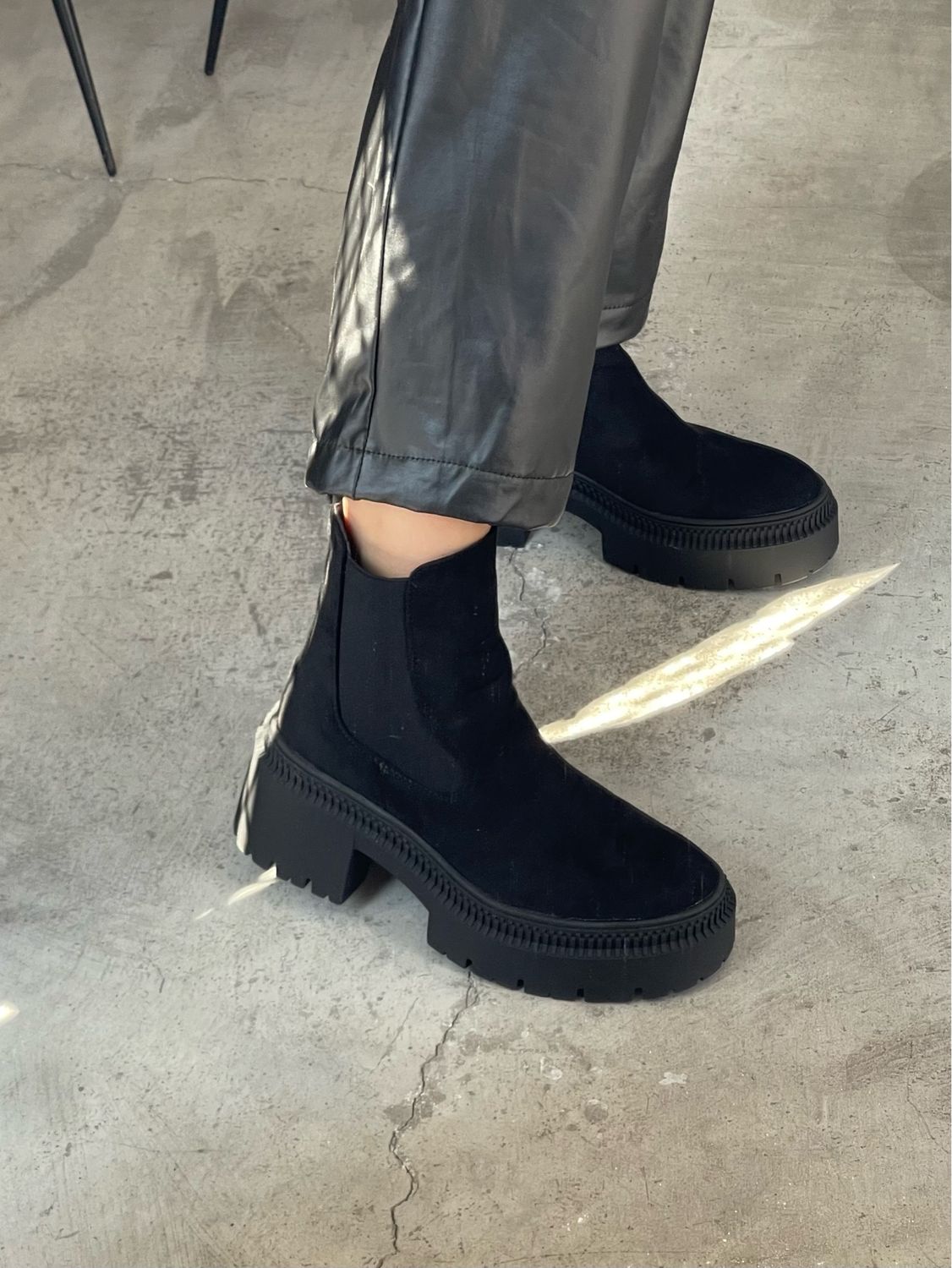CHUNKY SUEDE BOOTIES