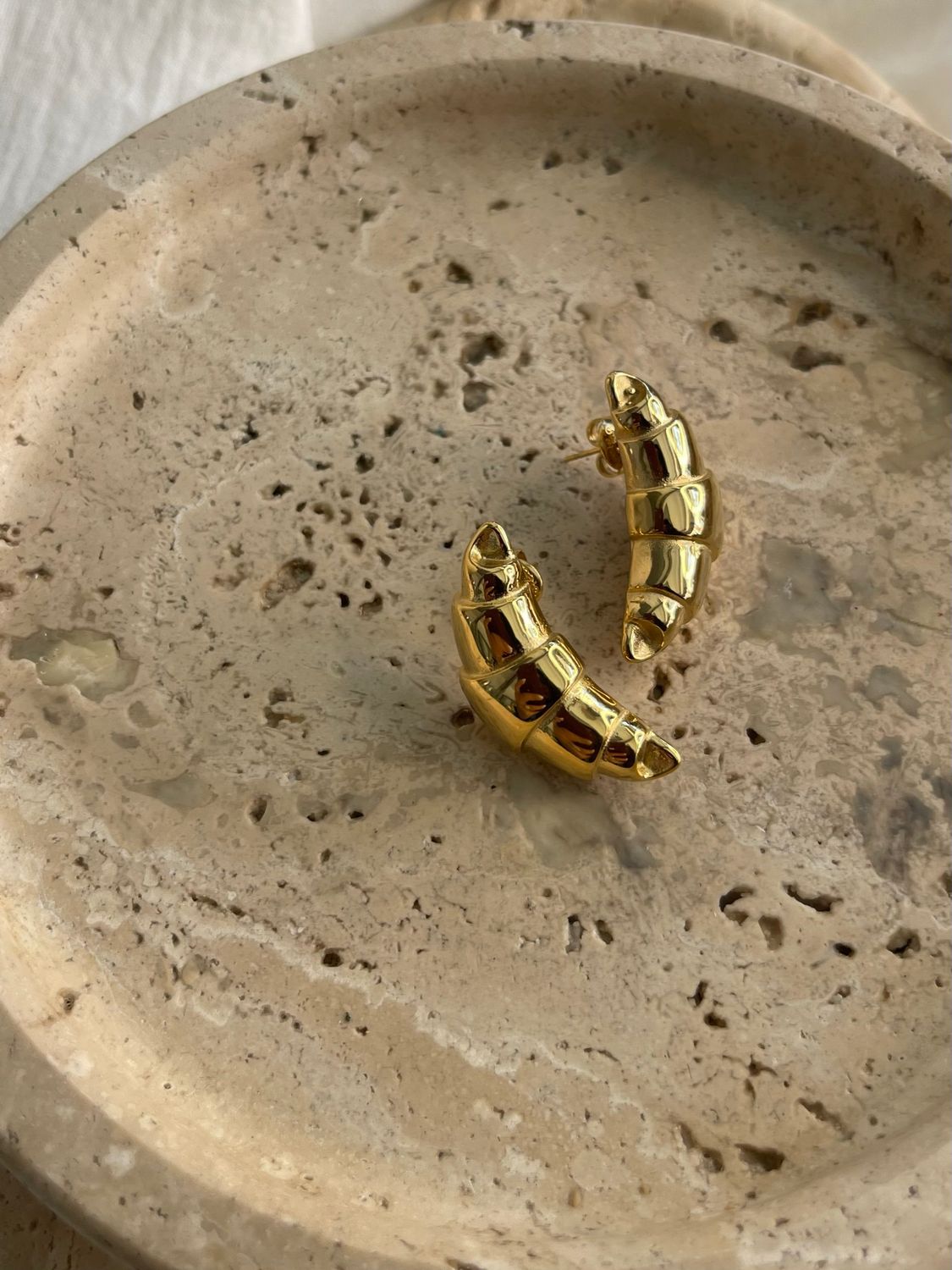CROISSANT EARRINGS