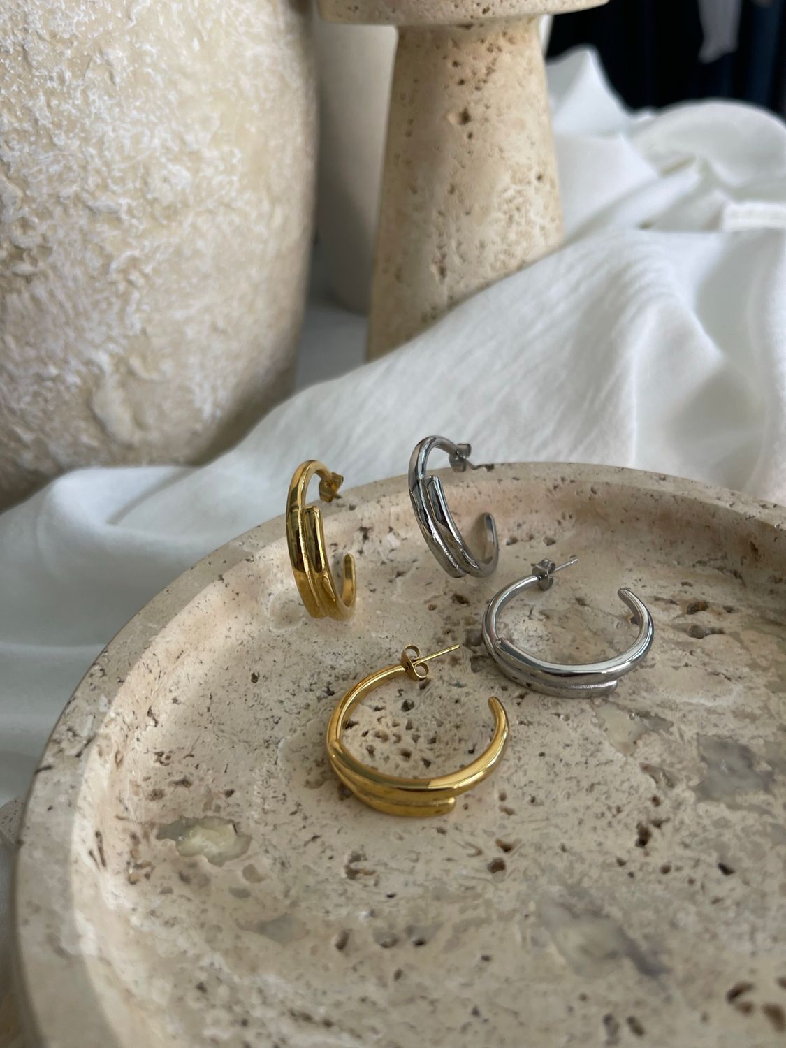 CLEO HOOPS EARRINGS