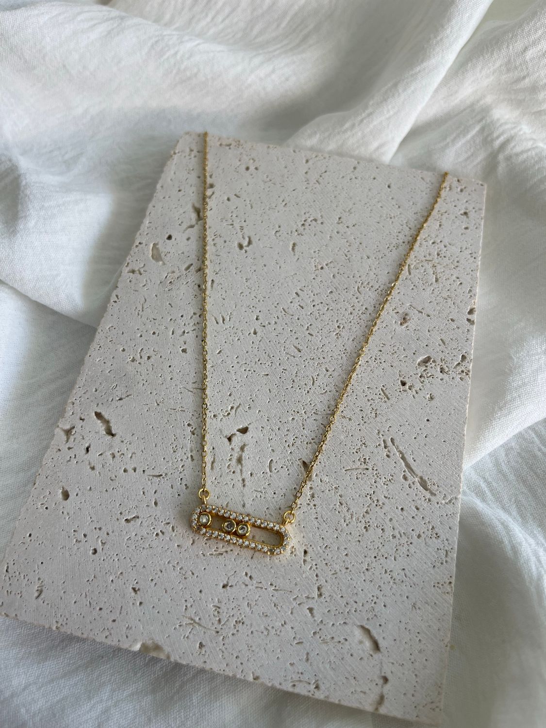GOLD NECKLACE