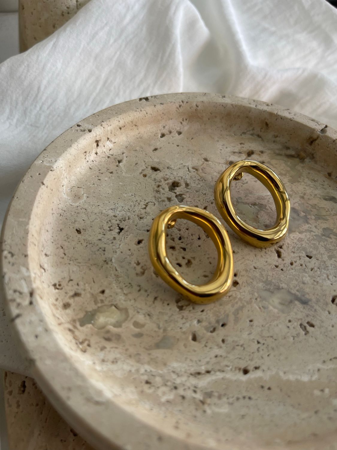 CIRCLE EARRINGS