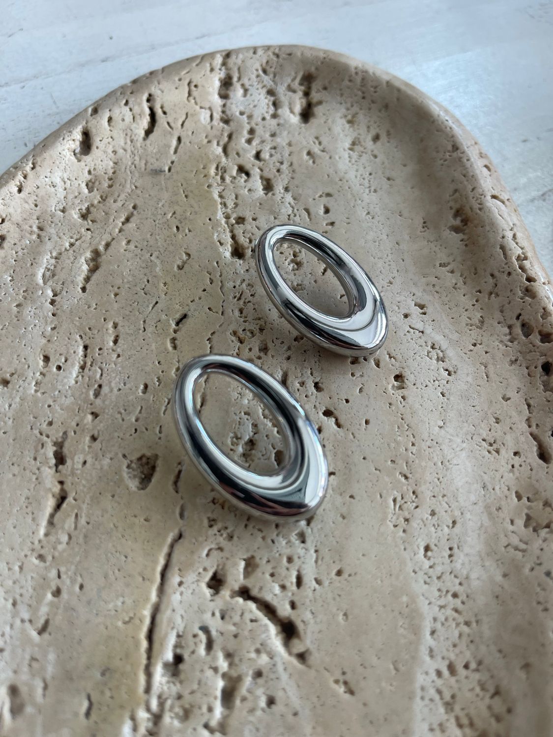 OVAL EARRINGS