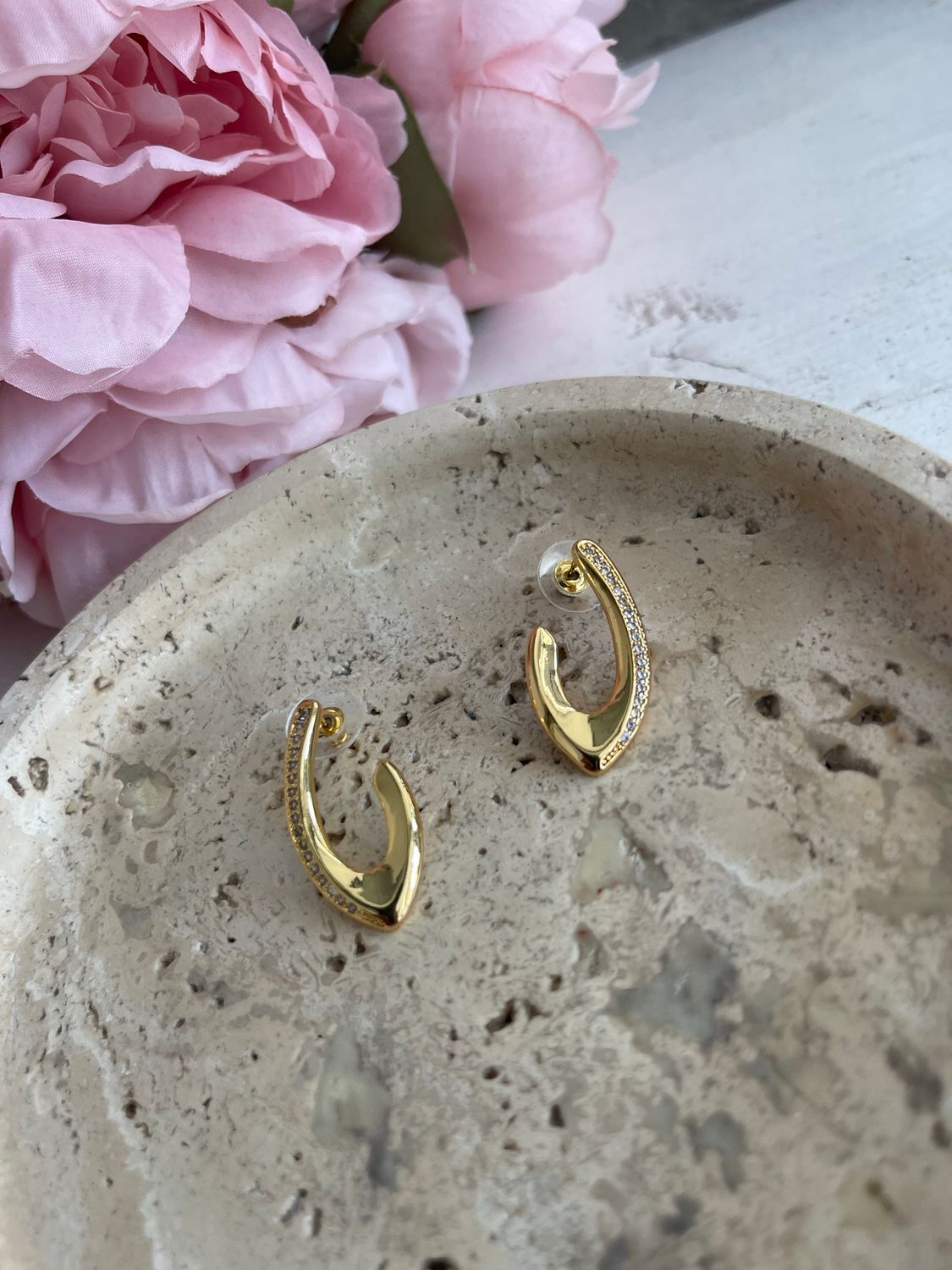 MYRA HALF HOOP EARRINGS