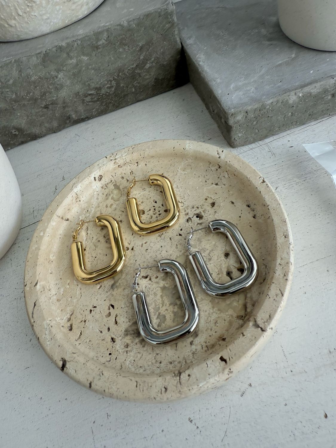 SQUARE HOOPS EARRINGS