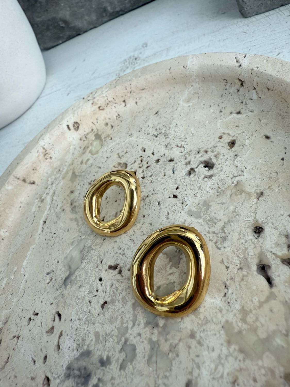 ABSTRACT CIRCLE EARRINGS