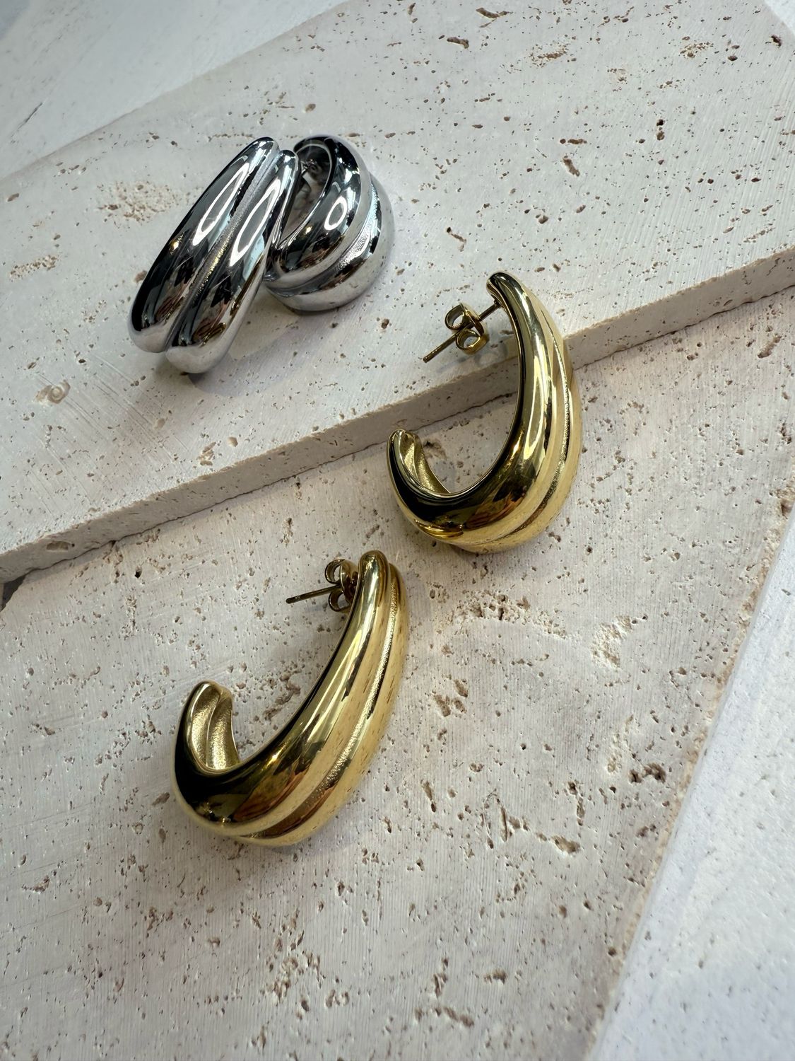 DOUBLE OVAL HOOPS EARRINGS