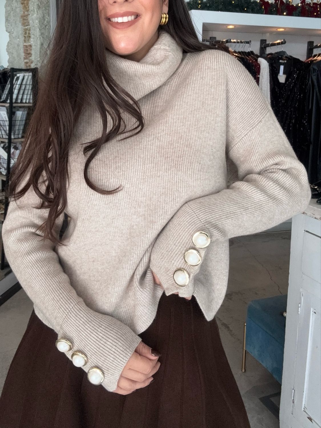 TURTLENECK KNIT WITH PEARLS