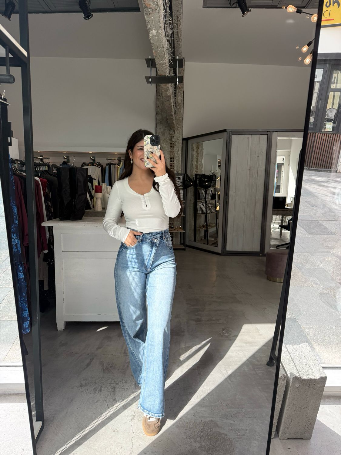 SIMONE STRAIGHT JEANS