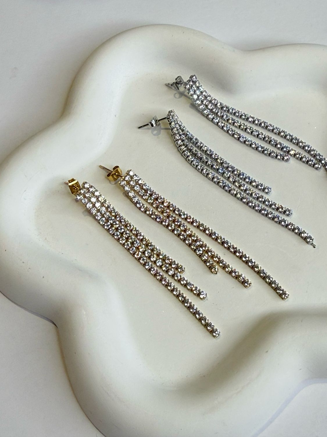 RHINESTONES TRIPLE CHAIN EARRINGS