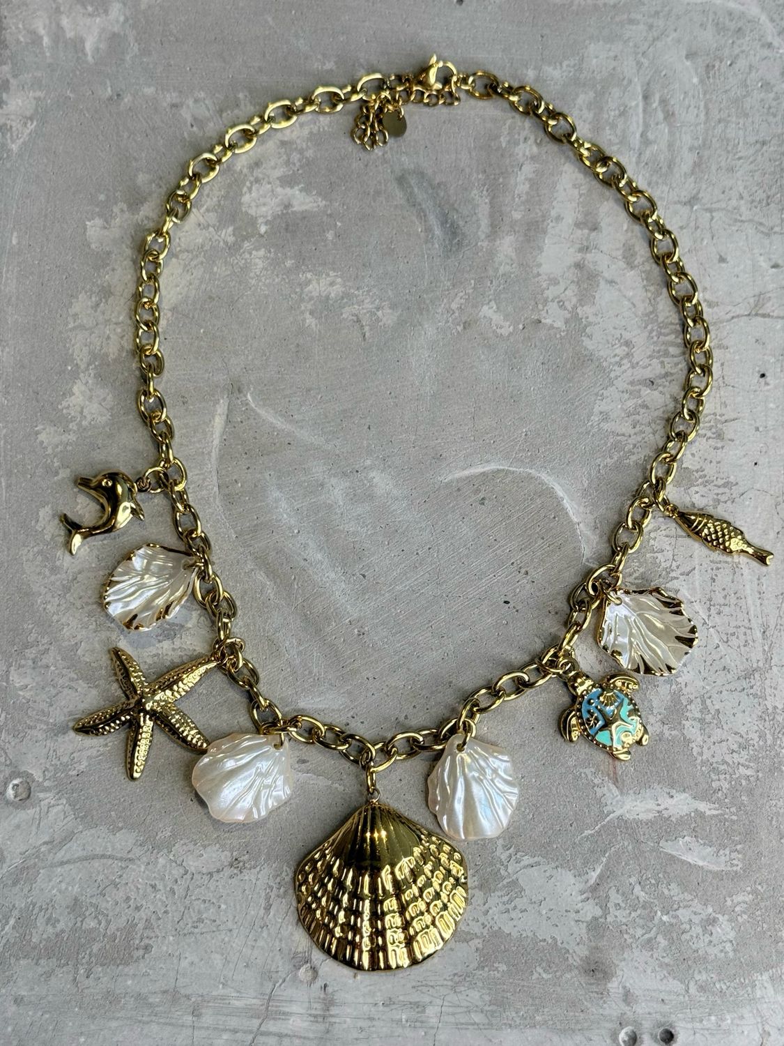 BEACH SHELL NECKLACE
