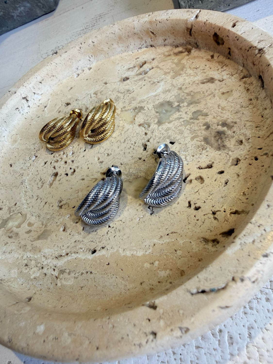 TEXTURED THREAD EARRINGS