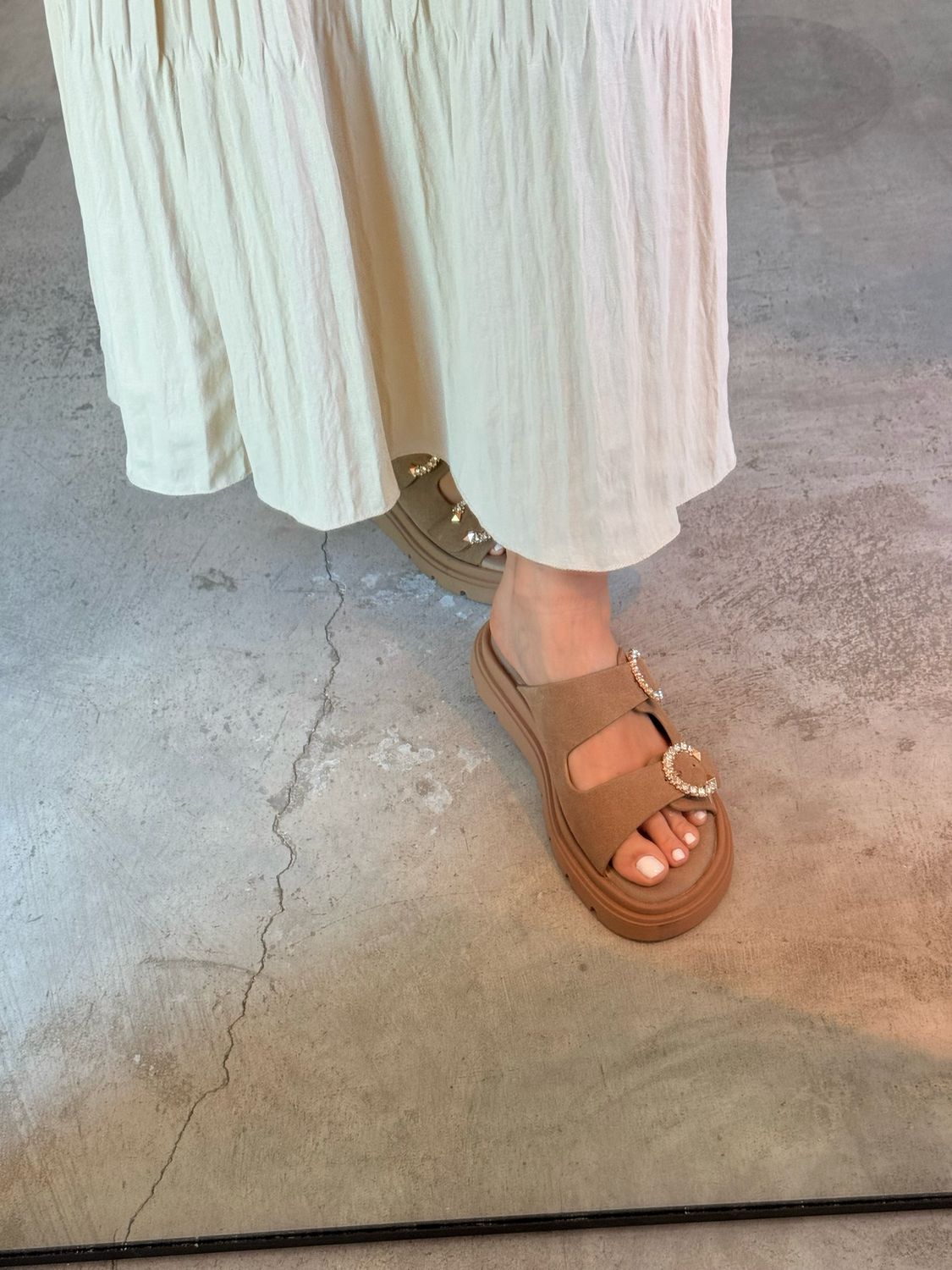 FARAH BEIGE SANDALS