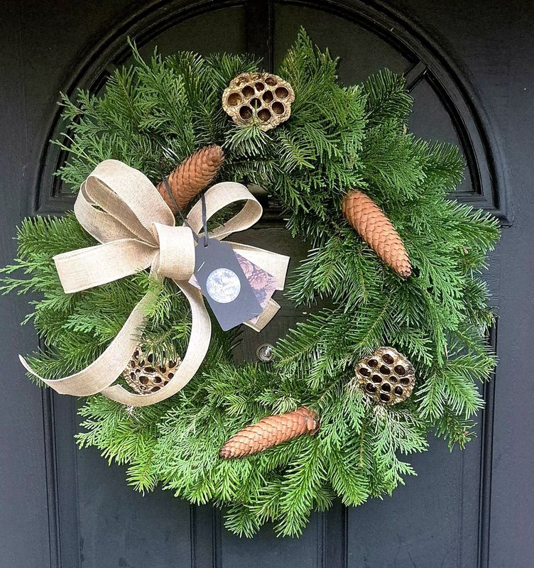 Premium Traditional Fresh Wreath Premium Traditional Fresh Wreath