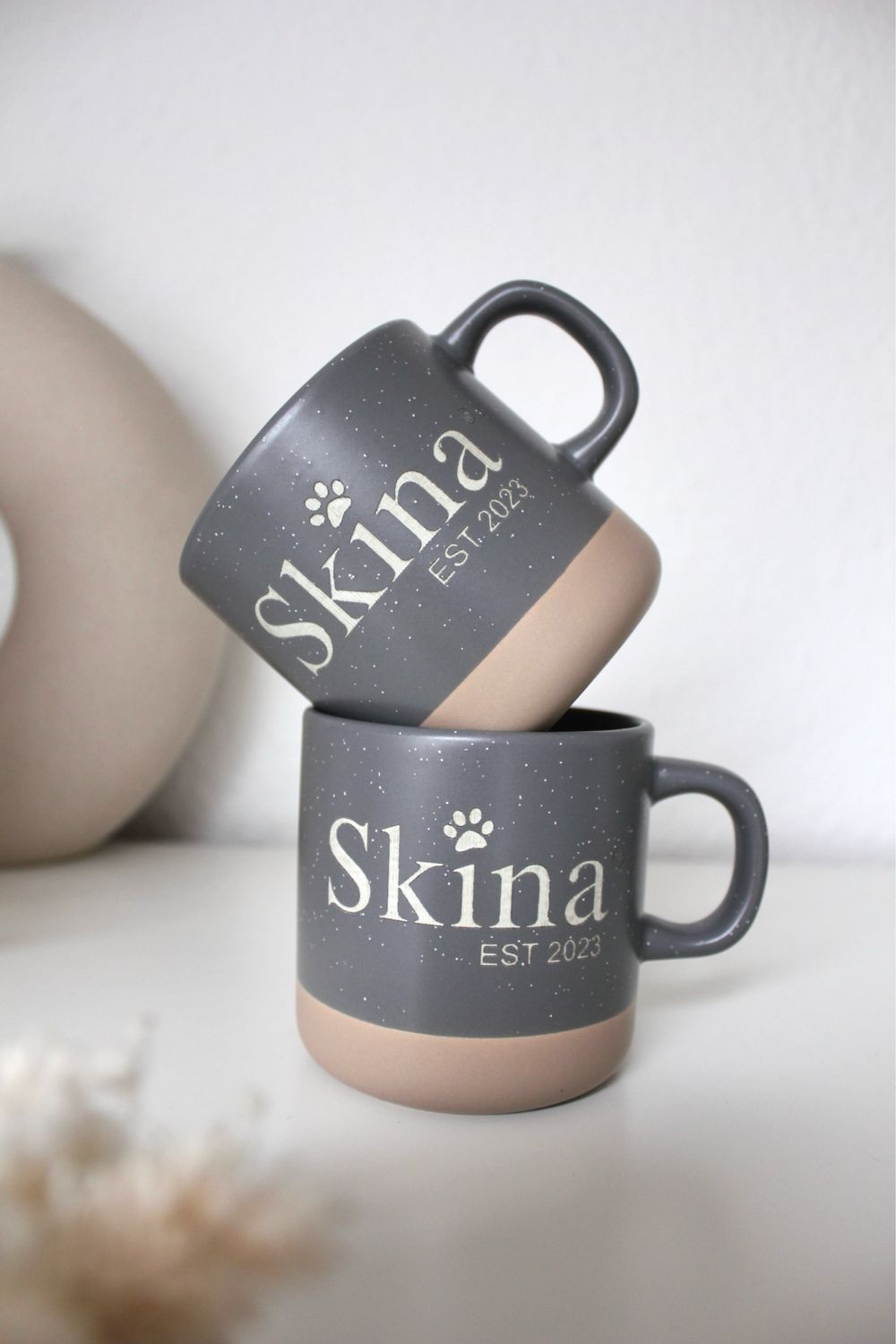 Tasse &quot;Skina-Design&quot; grau
