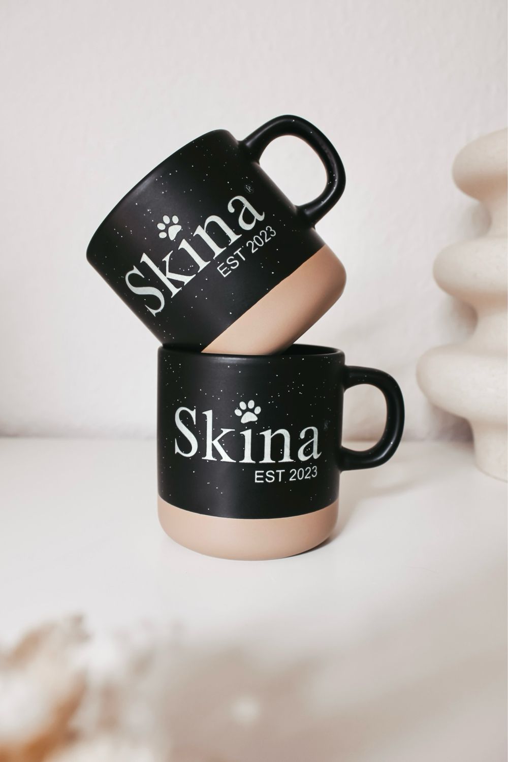 Tasse &quot;Skina-Design&quot; schwarz