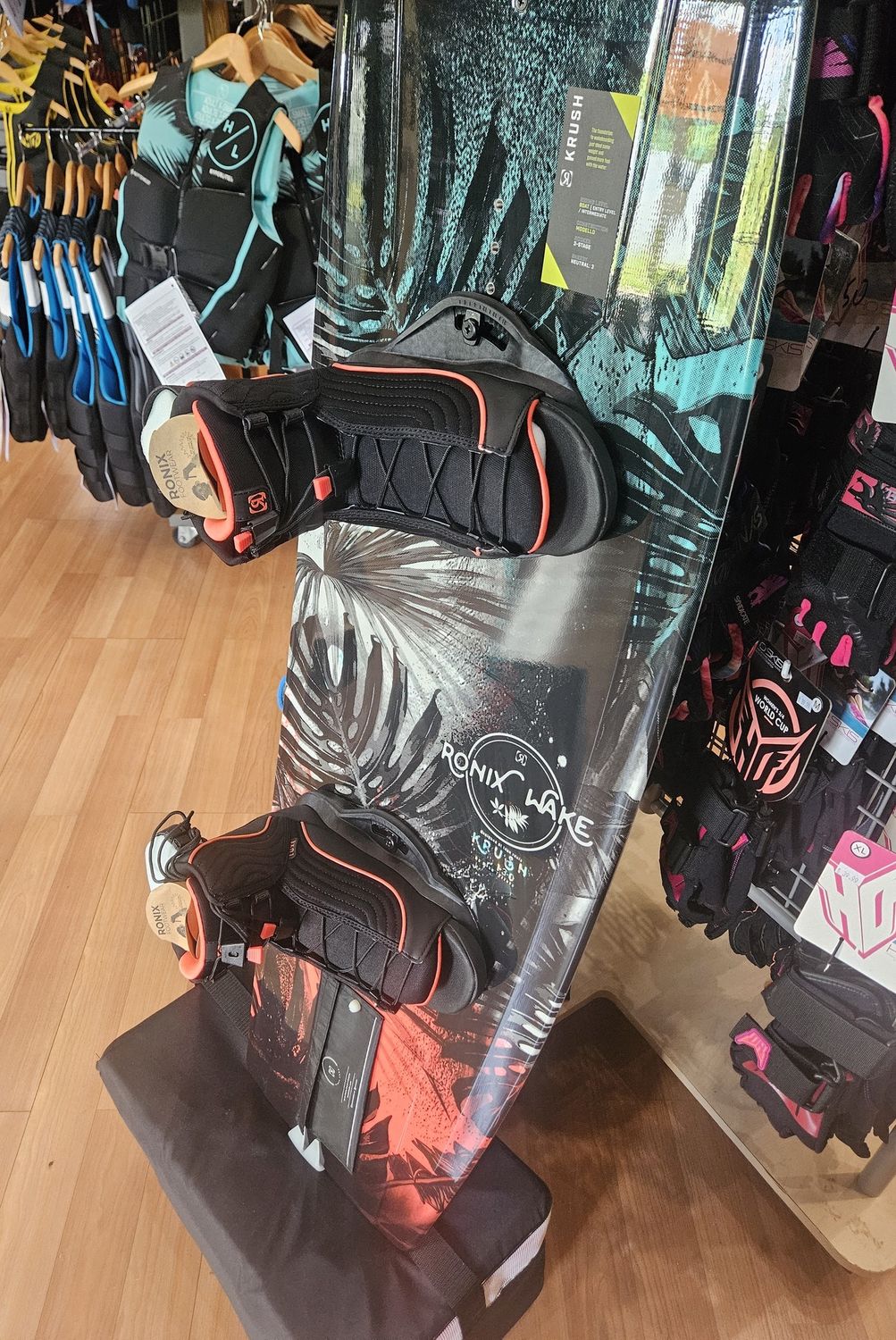 Ronix Krush with Luxe Binding Package, Size: 140 Krush w/8-10.5 Luxe Bindings