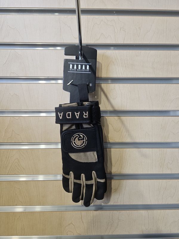 Radar Podium Glove