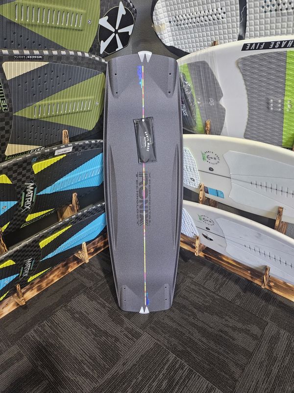2025 Ronix RXT Blackout Technology 140 Wakeboard