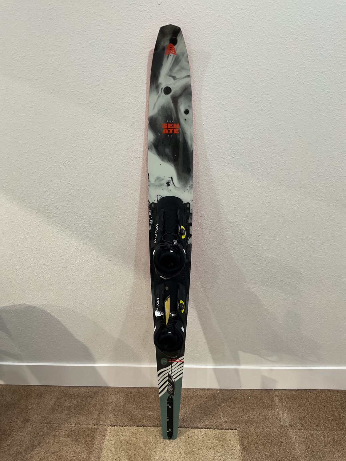 2025 Radar 69 Graphite Senate w/ Dbl Vector Boa-XL