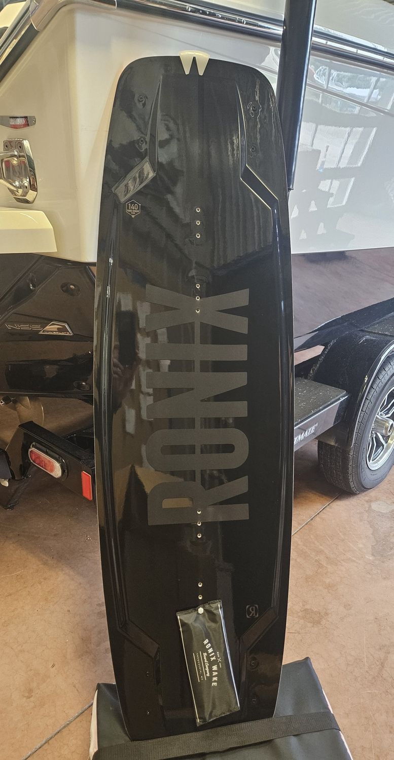 2024 Ronix Parks Board, Size: 135